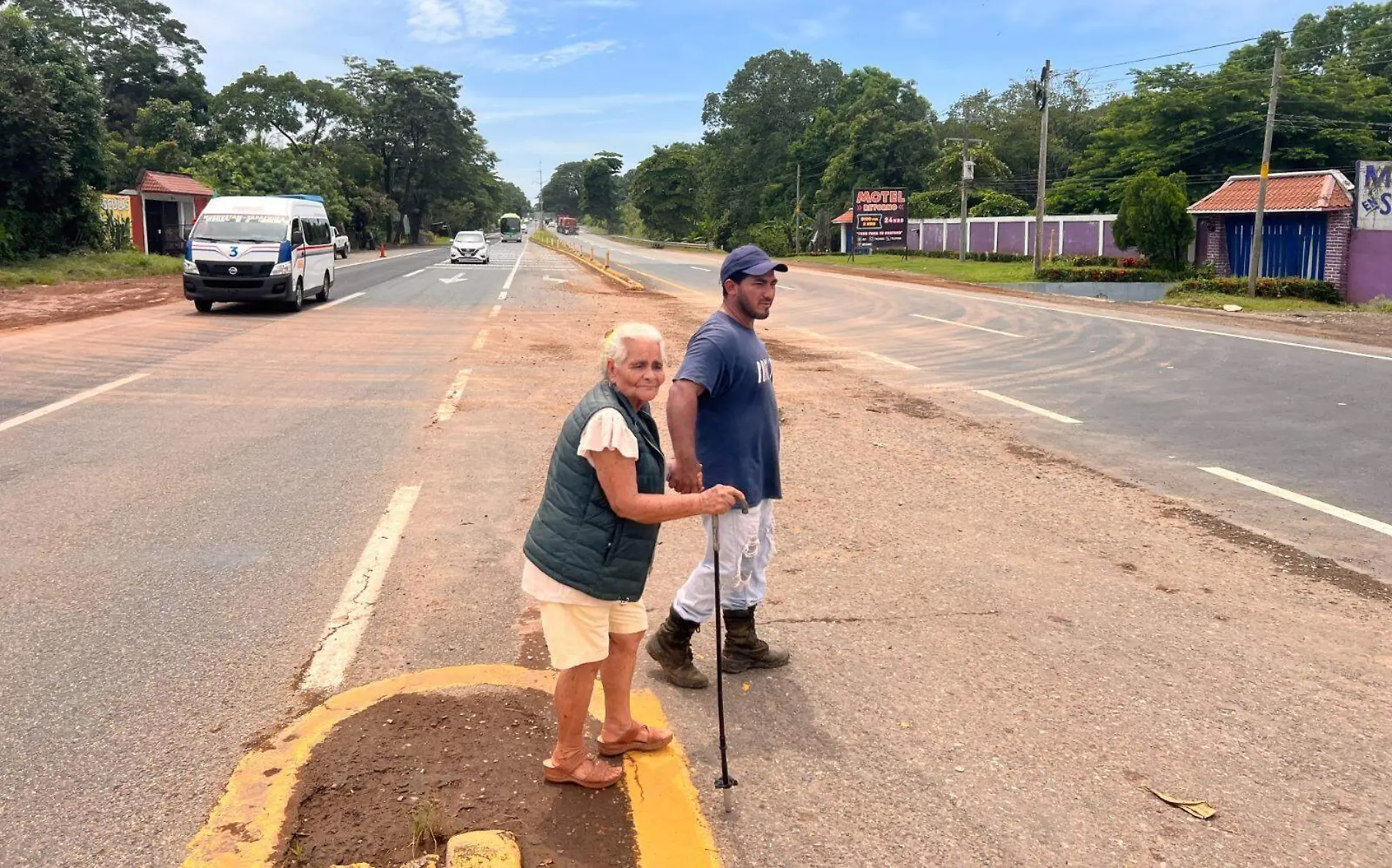 bloqueo en carretera Costera